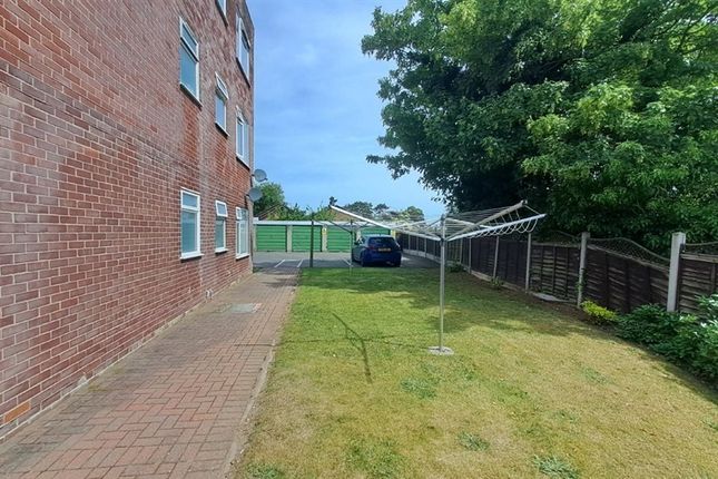 Flat 9, Farm Court, Farm Road, BURTON-ON-TRENT photo 2
