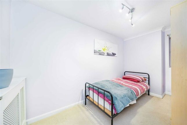 23B, Windsor Road, Teddington photo 4