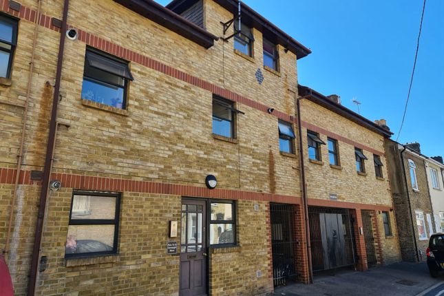 Thumbnail Studio to rent in Connaught Mews, Chatham