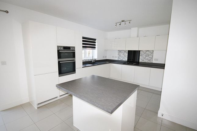 3 Lakenheath Crescent, Warrington photo 2