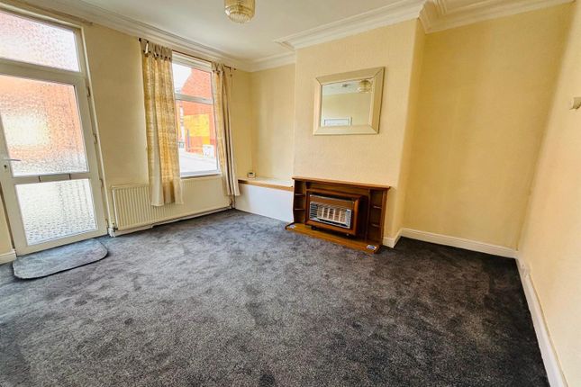 21, Aviary Mount, Leeds photo 2