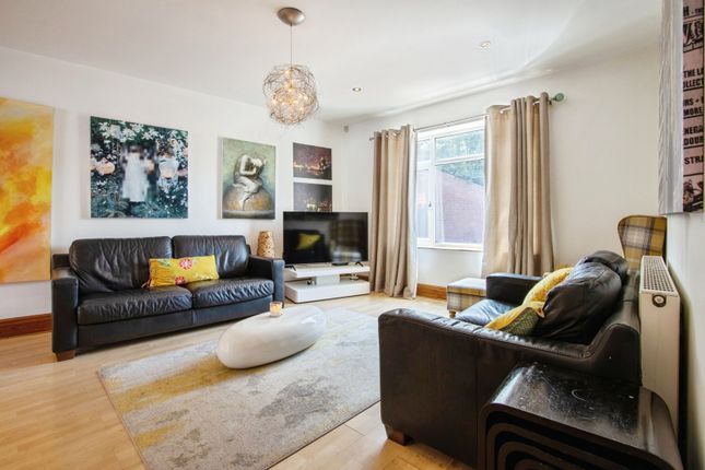 146, Thornes Lane, West Yorkshire photo 2