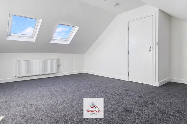 Flat to rent in Southend Road, Rochford