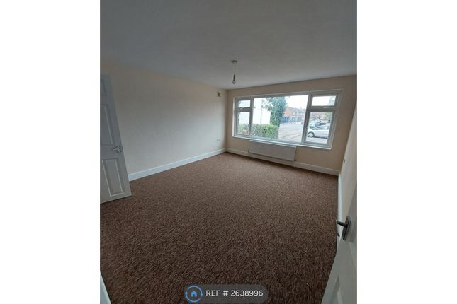 Harrogate Court, Slough photo 2