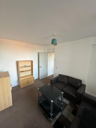 Flat 3 Charles Court, 2A, Prentis Road, Streatham, London photo 2