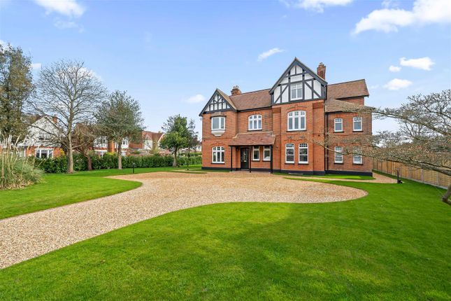 2, Beauchamp Road, East Molesey photo 2