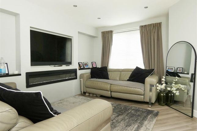 155, Stratford Drive, Liverpool photo 2