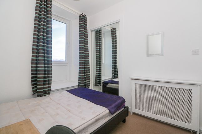 Flat to rent in Patons Lane, West End, Dundee