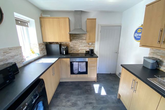 26, Lime Grove, Neath photo 3