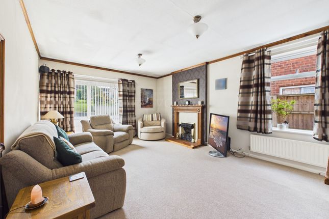17, Forest Close, BEWDLEY photo 3