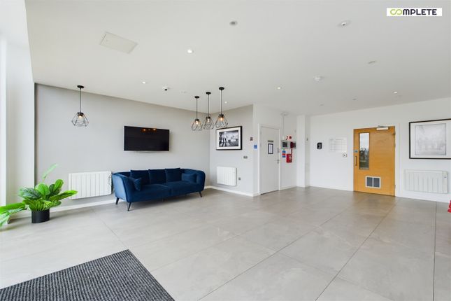 Flat for sale in Quay Central, Jesse Hartley Way, Liverpool