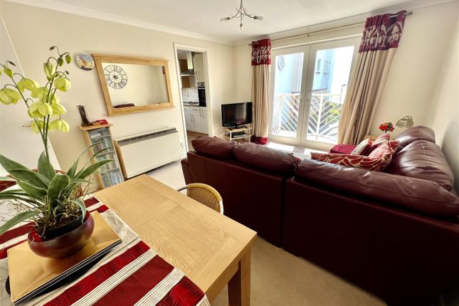 Flat for sale in Cypher House, Marina, Swansea