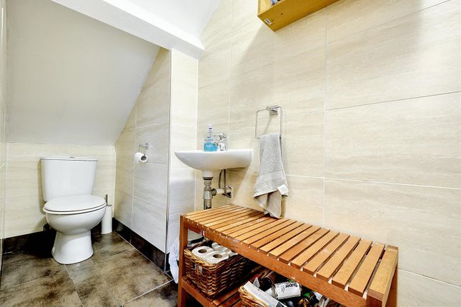 Bedroom 5 Ensuite_2.Jpg