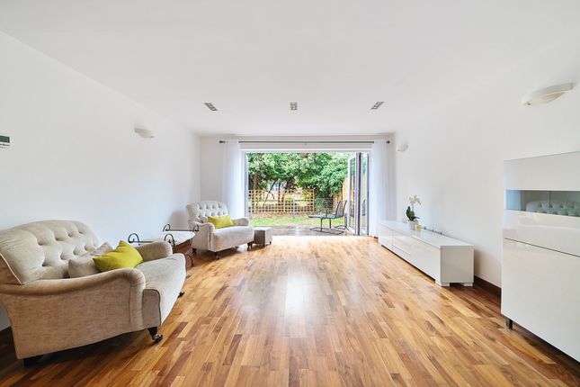 99, Kings Mill Way, Uxbridge photo 4