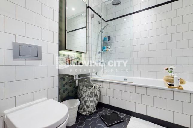 Studio for sale in Kent Building, City Island, Canning Town, London