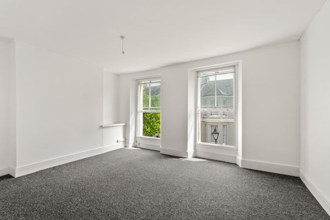 First Floor Flat, 4, Wyndham Street West, Plymouth photo 2