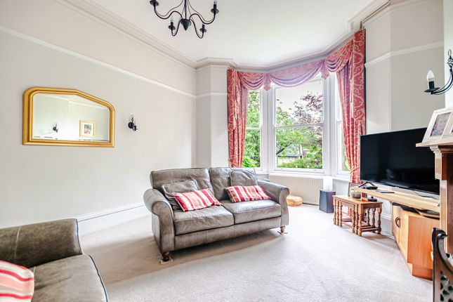 Ladywood Lodge, Ladywood Road, Leeds photo 4