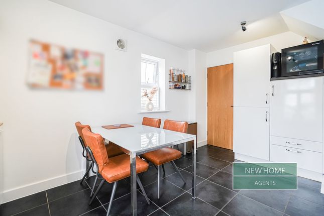 30, Fairfield Link, Leeds photo 5