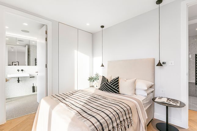 Flat for sale in Parkhaus, Hackney Downs