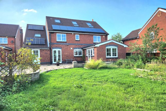 Thumbnail Detached house for sale in Woodbridge Close, Appleton, Warrington