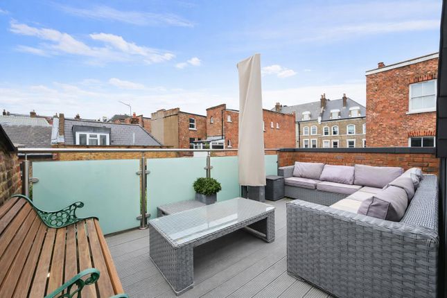 One B, West Hampstead Mews, London photo 2