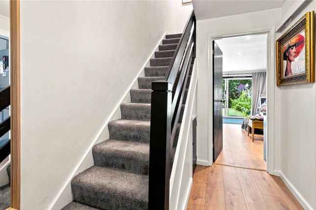 23, Raglan Road, Woking photo 2