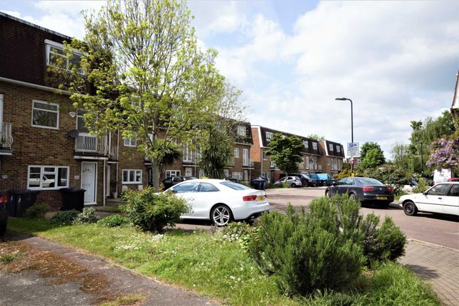 Thumbnail Terraced house to rent in Almond Avenue, Ealing