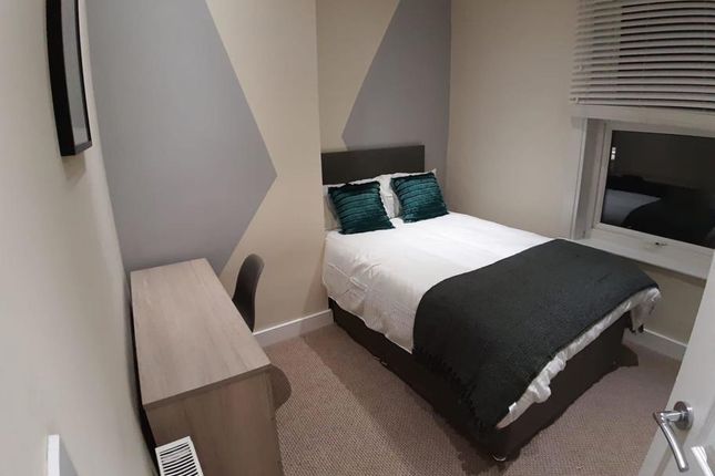 27, Martin Terrace, Leeds photo 4