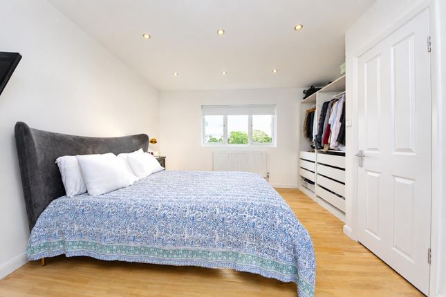 FFF, 36, Chandos Road, London photo 4