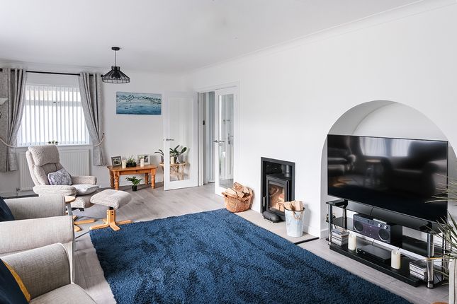 12, Viscount Drive, Pagham, Bognor Regis, West Sussex photo 4