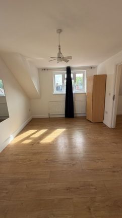 Flat 3, 258a Green Lane, Ilford photo 4