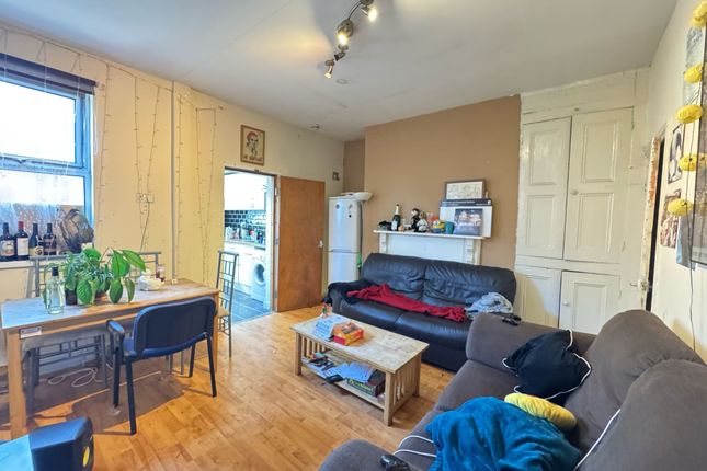 9 Ashville Road, Leeds photo 2
