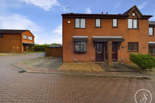 Thumbnail Town house for sale in Leventhorpe Court, Oulton, Leeds