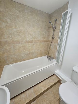 Flat 2, Baldock Street, Ware photo 4