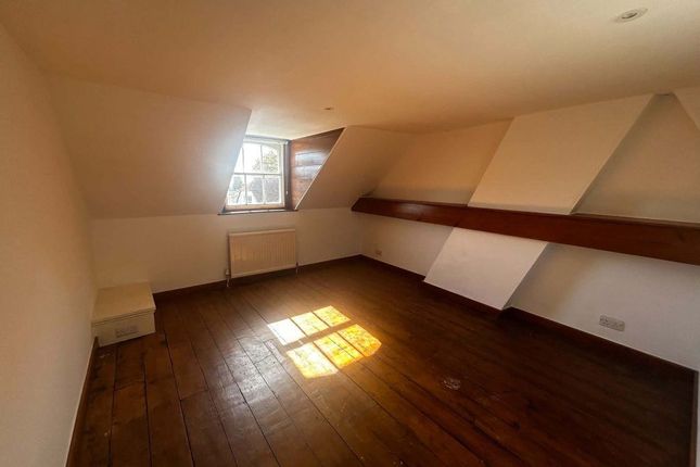 Flat 1, 12, High Street, East Sussex photo 4