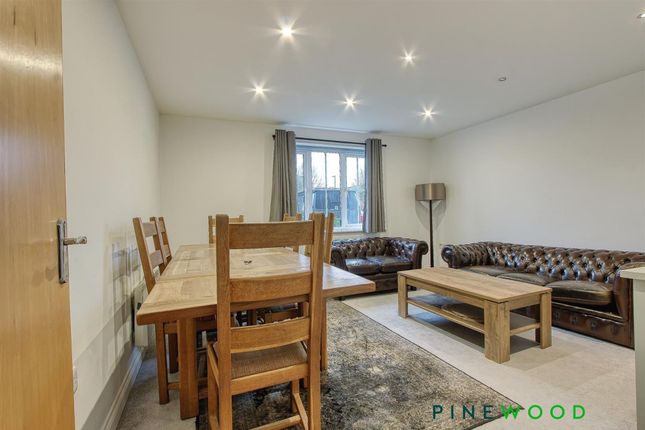 9 Linacre House, Chesterfield photo 3