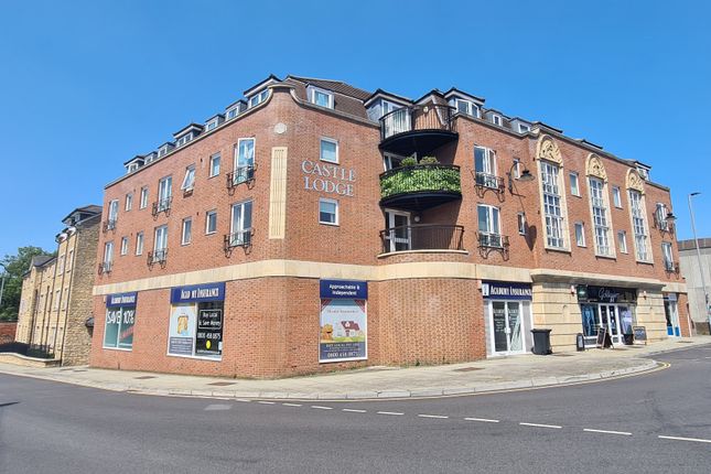 Thumbnail Flat to rent in Gladstone Road, Chippenham