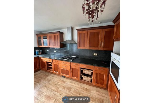Murtwell Drive, Chigwell photo 4