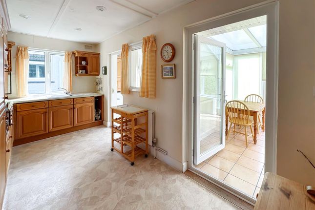 21, Grand Avenue, Littlehampton photo 4