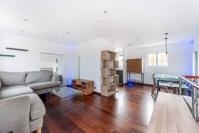 Flat for sale in Royal Crescent, Holland Park, London