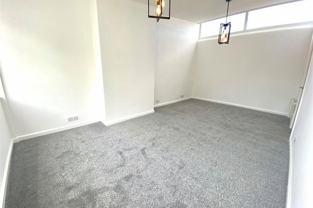 Flat to rent in Dorchester Parade, Hazel Grove, Stockport