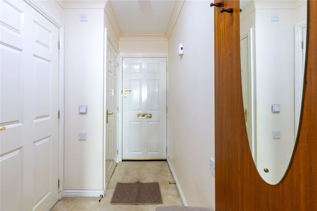 42, Glenearn Court, Crieff photo 3