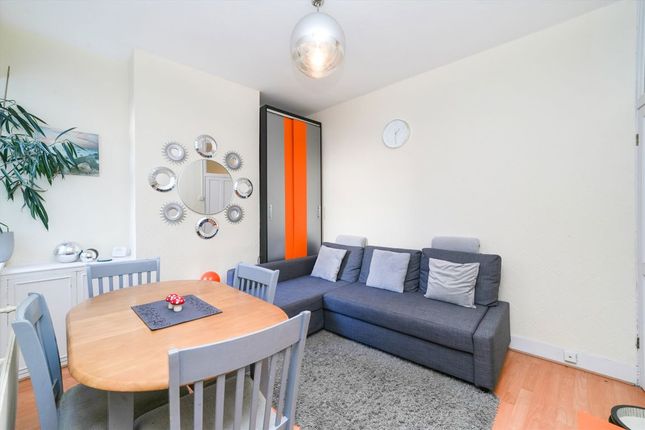 19, Edinburgh Road, London photo 3