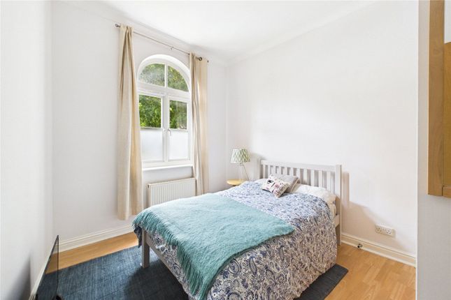 Flat 2, Onslow Lodge, 5, Charles Haller Street, London photo 4