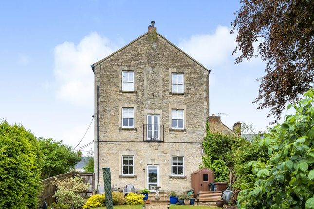 Flat for sale in Fritwell, Oxfordshire