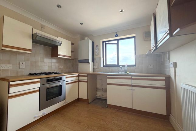 Flat 4, Langstone Marina Heights,, Horse Sands Close, Hampshire photo 2