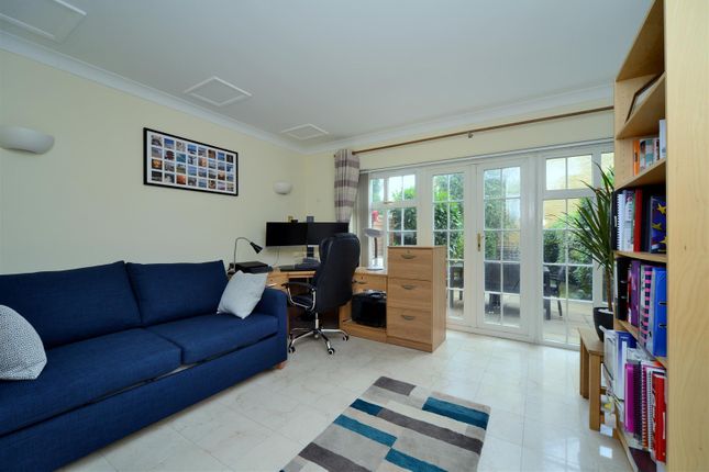 Town house for sale in Chadwick Place, Long Ditton, Surbiton