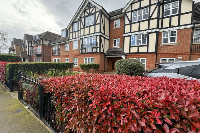Flat to rent in Regal Court, Holders Hill Road, Mill Hill