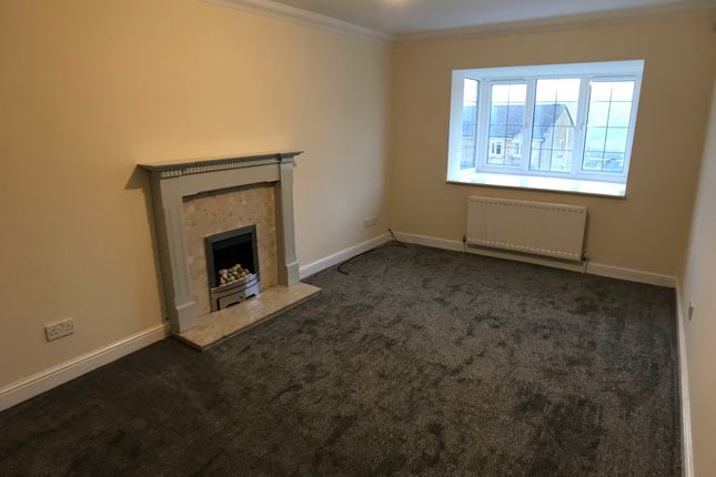 Semi-detached house to rent in Banks Road, Huddersfield