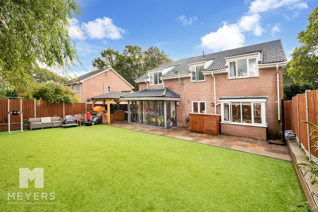 11, Oaklands Close, Verwood photo 2